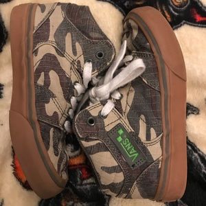 Boys camo vans size 11.5